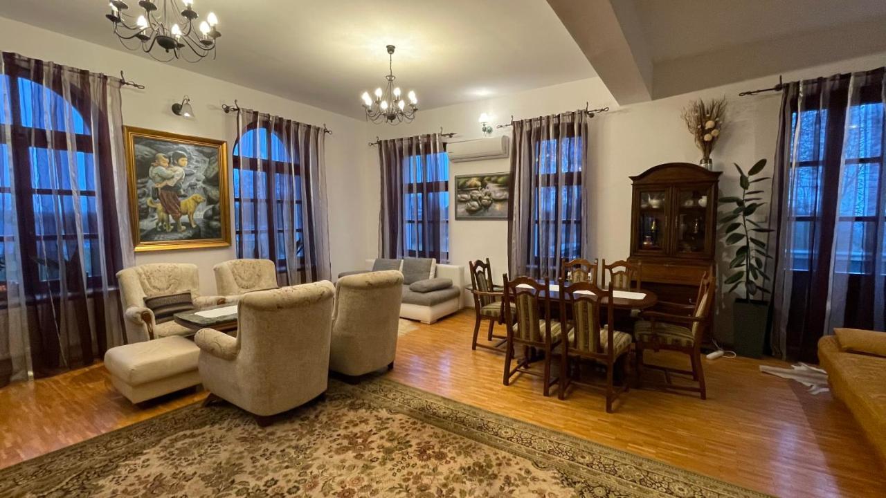 - Palac Slonowice Bed & Breakfast Brzeżno