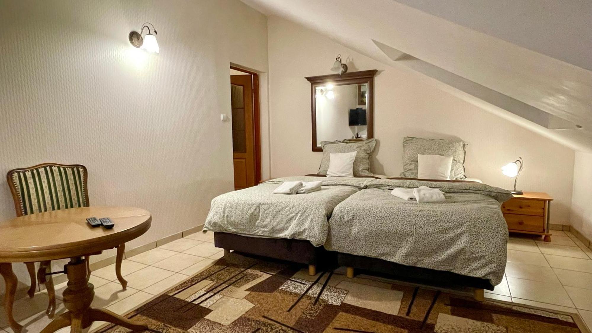 Bed & Breakfast - Palac Slonowice