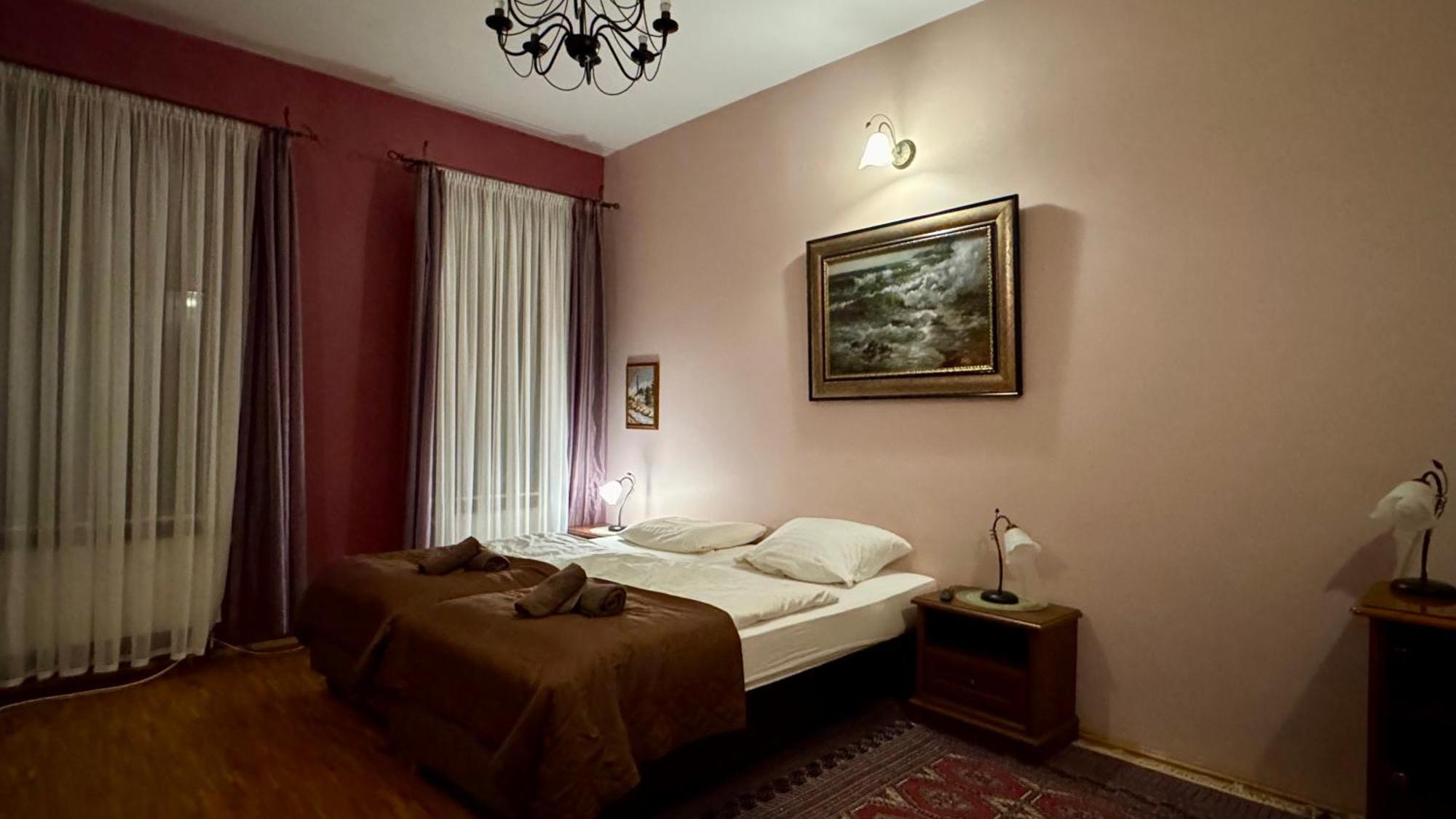 - Palac Slonowice