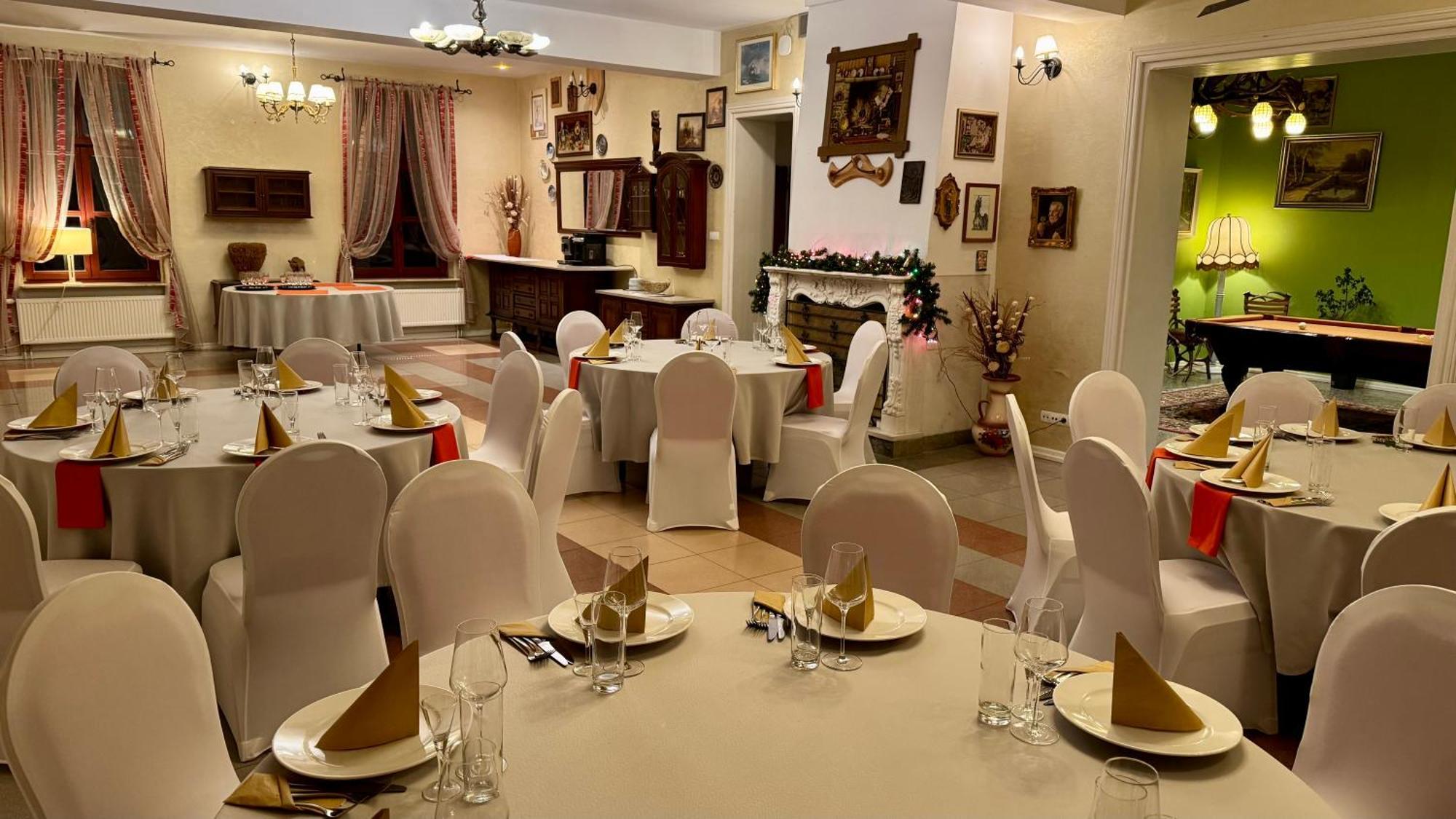 - Palac Slonowice Bed & Breakfast *